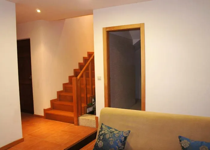 Comfortable Countryside House In Eira-vedra With Shared Pool Feriehus